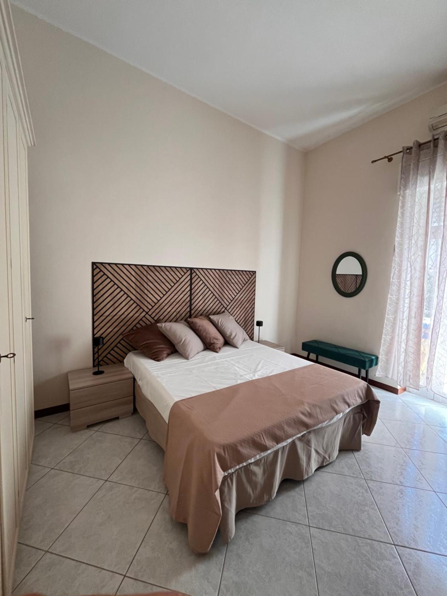 B&B Alis Home Brindisi Bagian luar foto